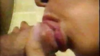 Mulato acordou rapariga adormecida para sexo inter-racial na xxx video desenhos animados cama