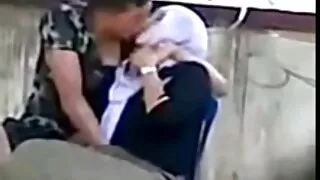 Incrível morena filme pornô de desenho acaricia-se com um vibrador e cums fresco
