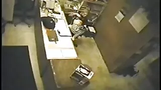 Multidão fodendo videos de sexo em desenho frívola loira em todos os buracos