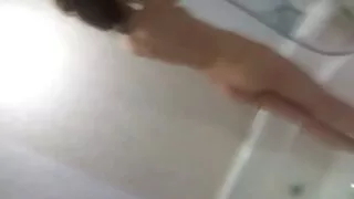 Empregada video sexo em desenho depravada veio ao jardineiro e começou a foder suja