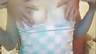 A morena atrevida Sophie Dee está feliz com a pila grande de um tipo filme desenho de pornô