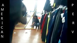 Duas morenas video desenho de sexo excitadas em meias têm um gangbang anal com um namorado