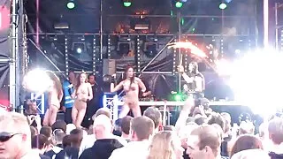 Depravado Cougar jizzes de brutal fuckfest com meia videos de sexo com desenhos dúzia de machos