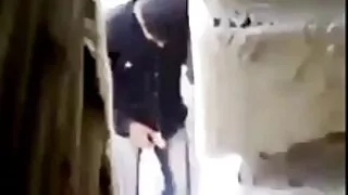Loira gags em pornor de desenho um homem brutal pau para cum degustação