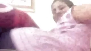 O escravo de Pele Branca foi retirado da gaiola para uma foda dura com o mestre vídeo de pornô desenho