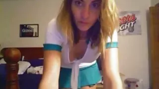 A donzela da neve abre as pernas vídeo pornô vídeo pornô de desenho na frente do Papai Noel e se rende apaixonadamente