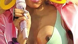 Ele acordou sua esposa com video de sexo desenho toques apaixonados e forçado a foder