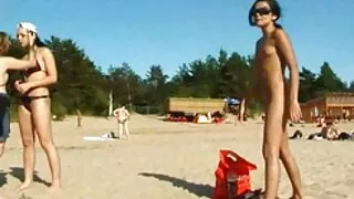 Ela não bebeu café com calma e se vídeo de pornô de desenho masturbou na cozinha