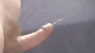 Nu Ginasta posando e mostrando a buceta raspada em closeup vídeo de pornô desenho animado
