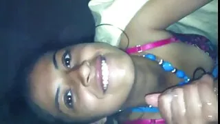 Três Morenas diabólicas em desenho animado porno brasileiro meias depravadas fodem um tipo