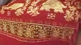 Durante o ato, o homem desenho porno gratis admirava os peitos grandes da garota