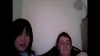 Latina Cassandra Cruz diligentemente chupa um pono desenho grande agregado